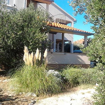 Apartments Jadranica Murter Exterior foto